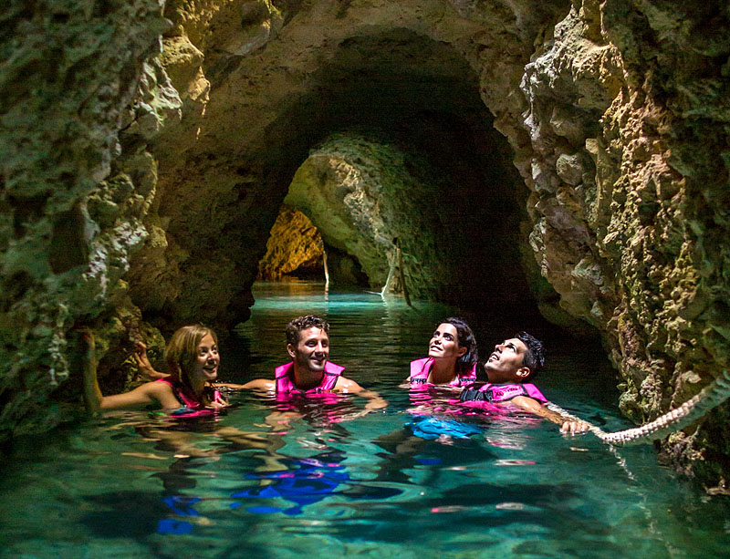 Ríos subterráneos en Xcaret