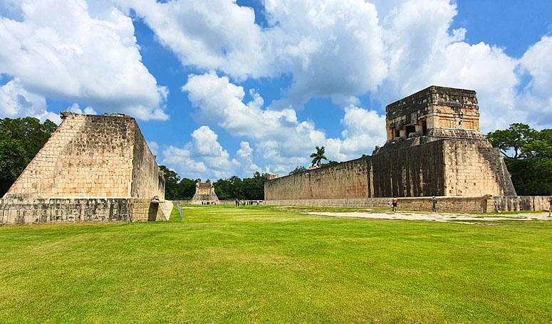 Cancha del Juego de pelote en Chichen Itza