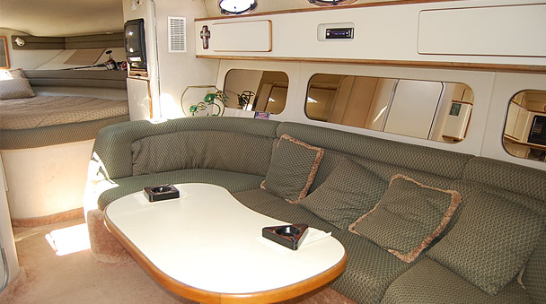 keep a good talk at the Yacht living room 