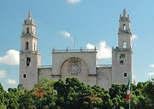 Exploring the Merida downtown 